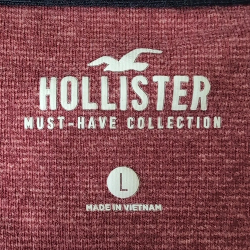 Hollister Men's Like New Long Sleeve - Picture 4 of 5